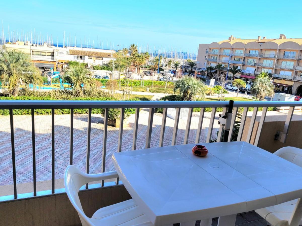 Studio Port D' Hyeres Vue Mer Et Sur Les Iles D'Or Apartment Exterior photo